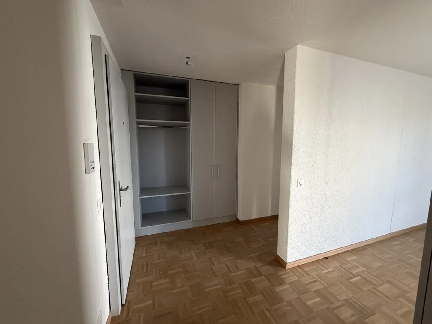 Newly renovated 4.5-room apartment on the 6th floor in the heart of Ostermundigen - Photo 9 of 12