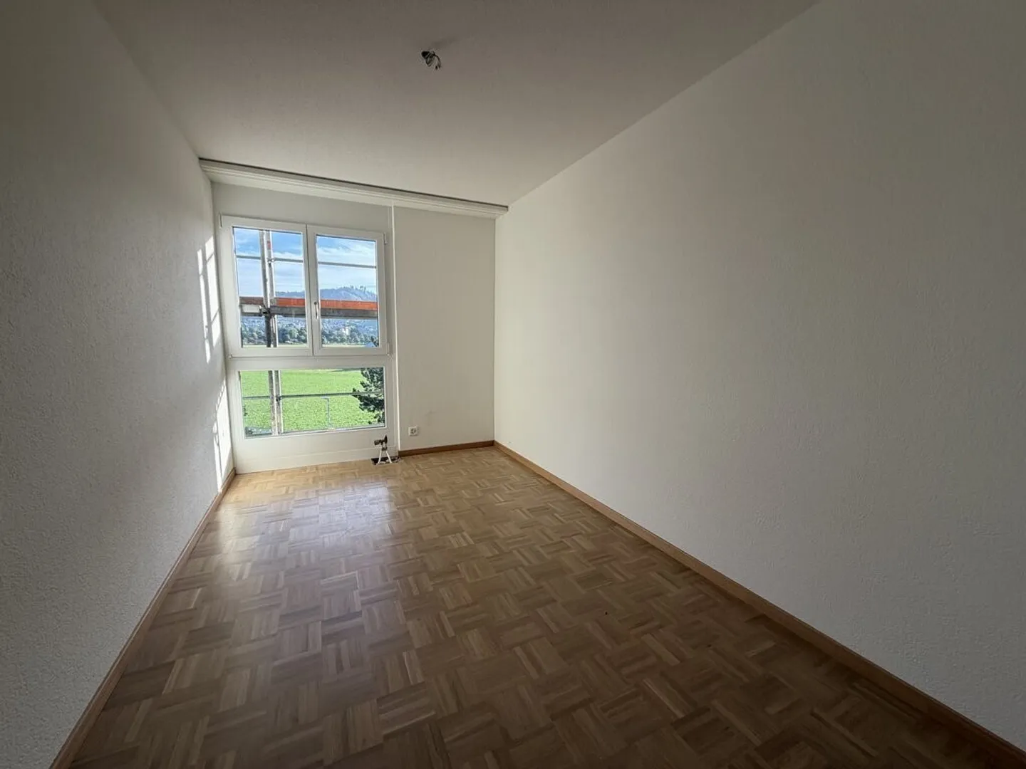 Newly renovated 4.5-room apartment on the 6th floor in the heart of Ostermundigen - Photo 11 of 12
