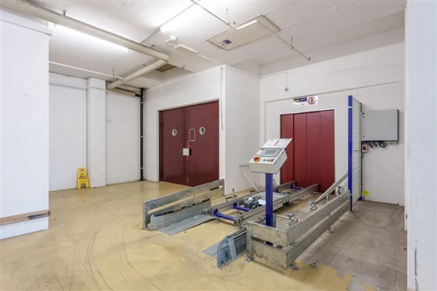 Logistics spaces in various sizes and floors - Uznach - Photo 3 of 9