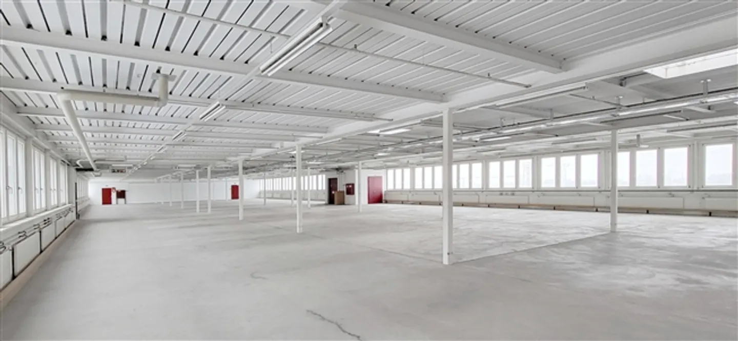 Logistics spaces in various sizes and floors - Uznach - Photo 8 of 9