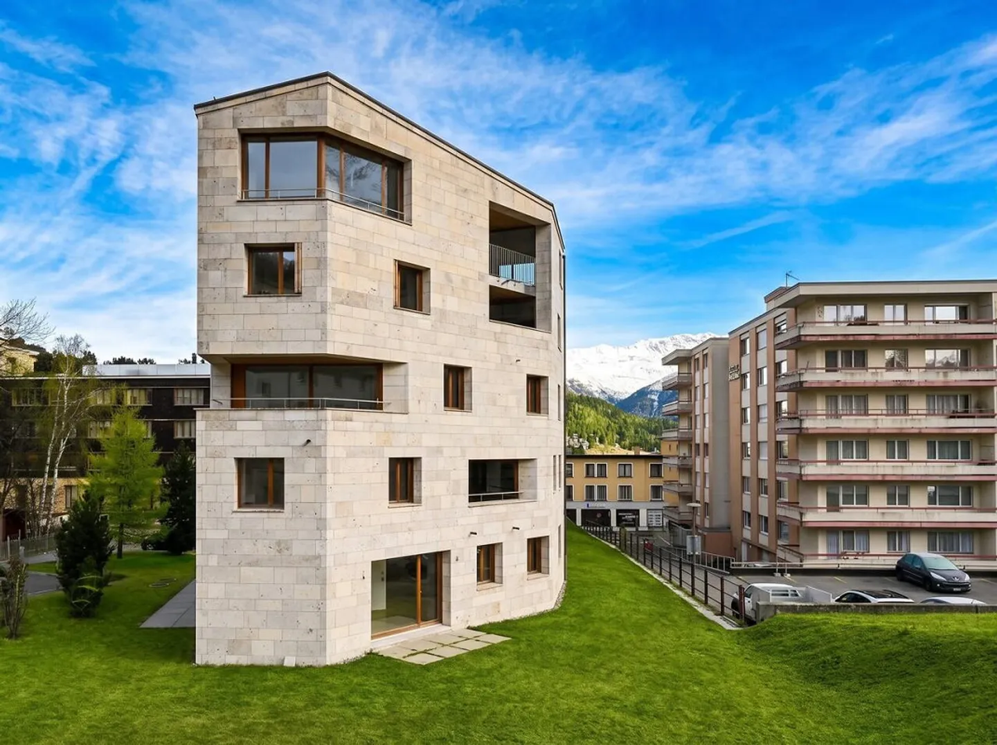 Elegant Chalet in St. Moritz - Photo 10 of 11