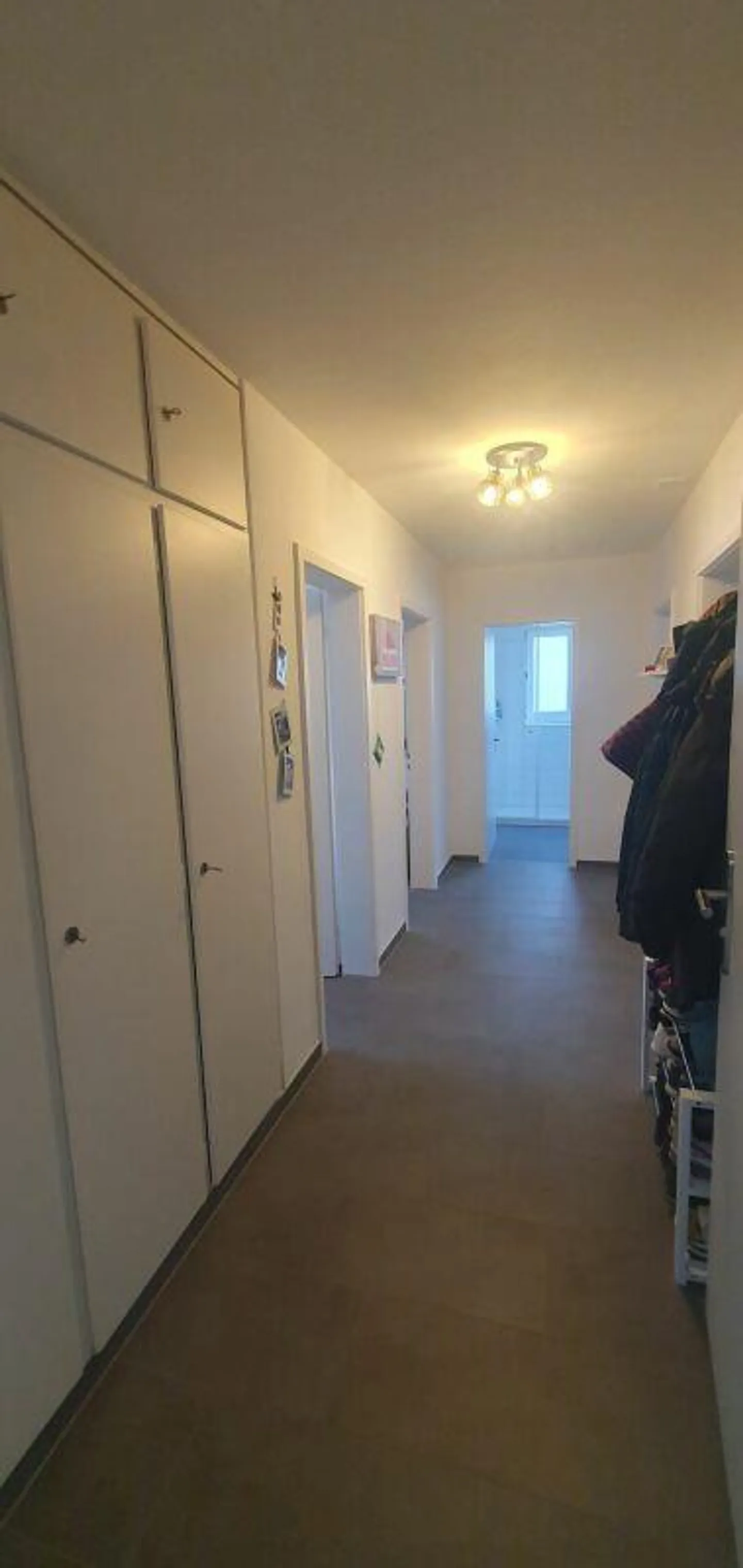 4-room apartment with balcony and magnificent views - Photo 3 of 12