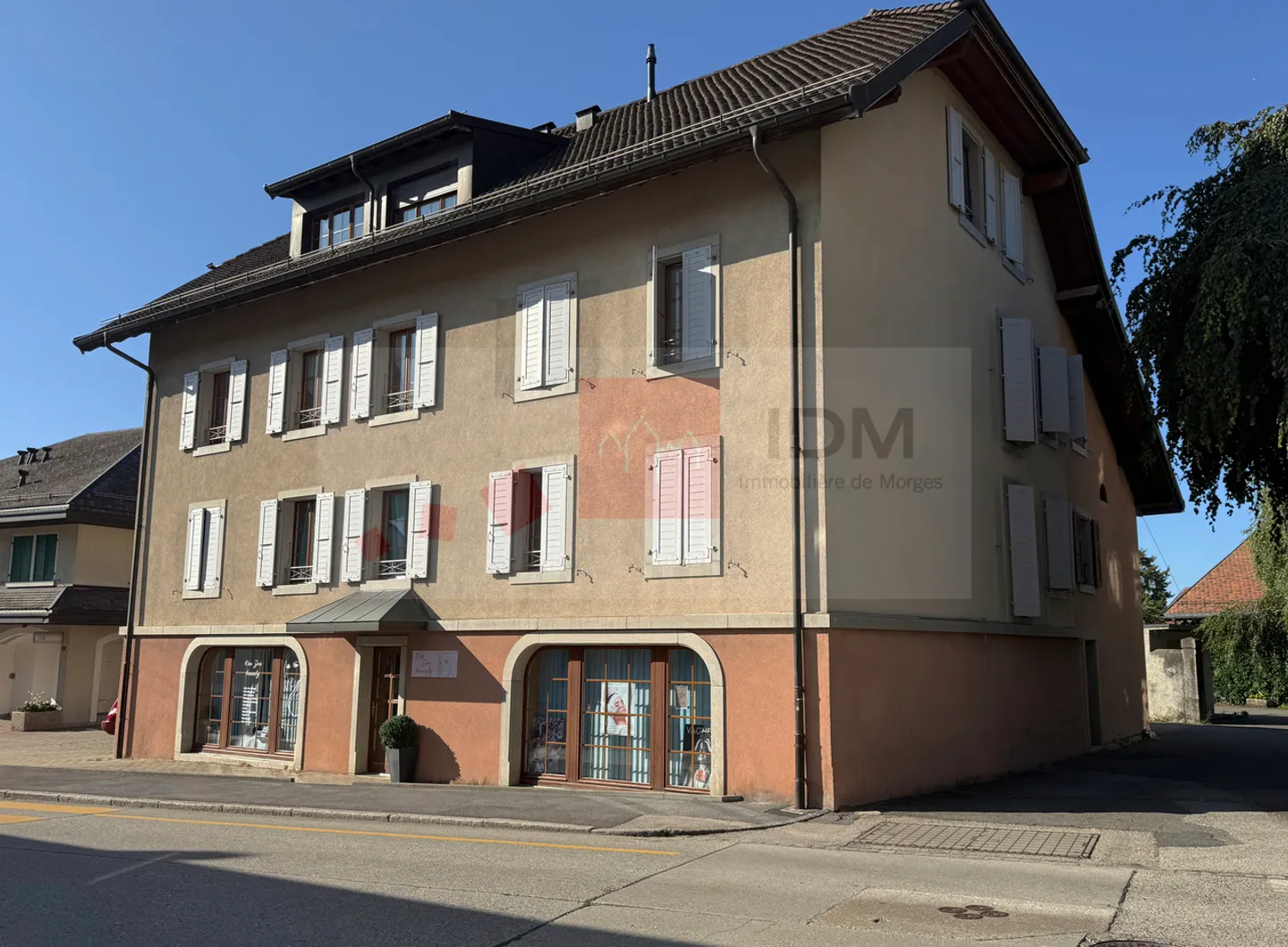 Incantevole edificio in affitto situato a Bière - Foto 2 di 3
