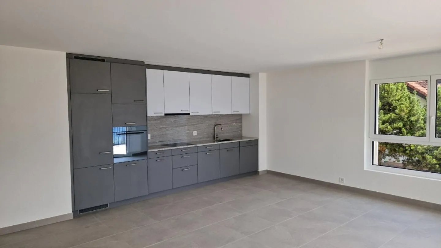 3.5 Room Apartment - Photo 3 of 6