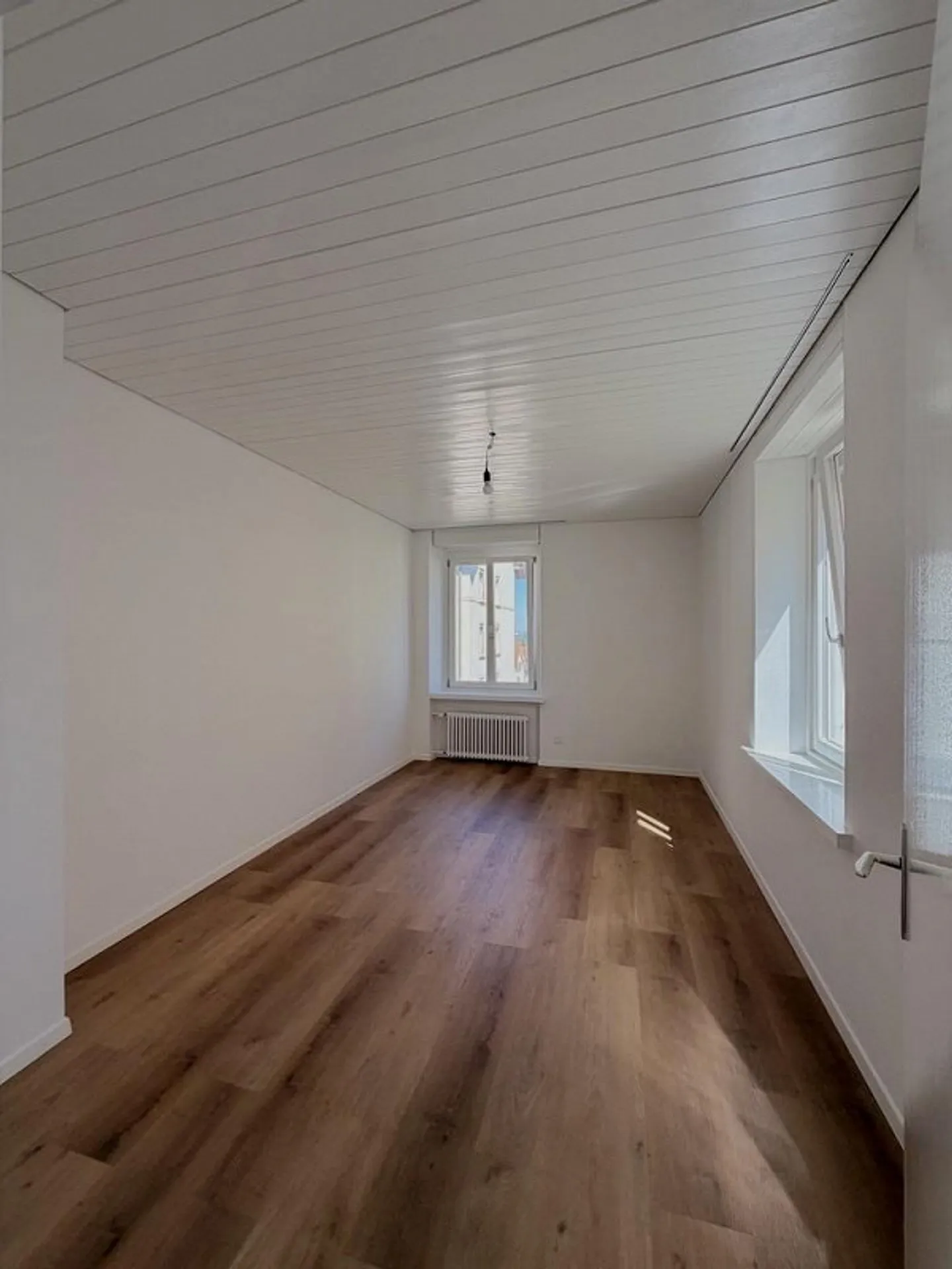 Stilvolle 4.5-Zimmer-Wohnung mit Balkon - Foto 2 von 13