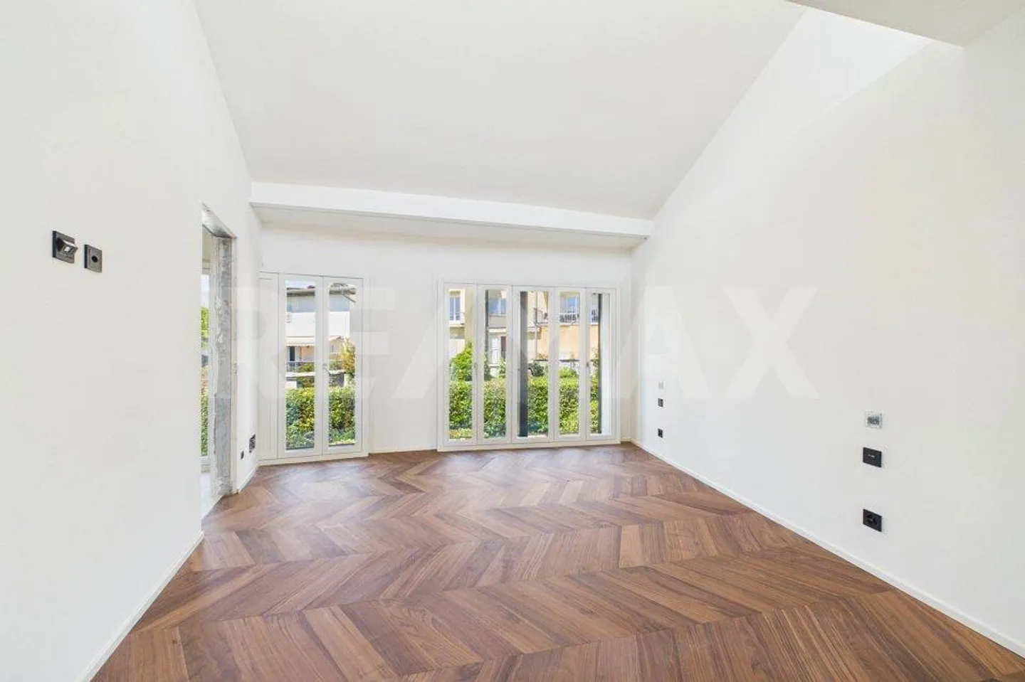Modern and elegant 4½ room apartment in Comano - Photo 13 of 13