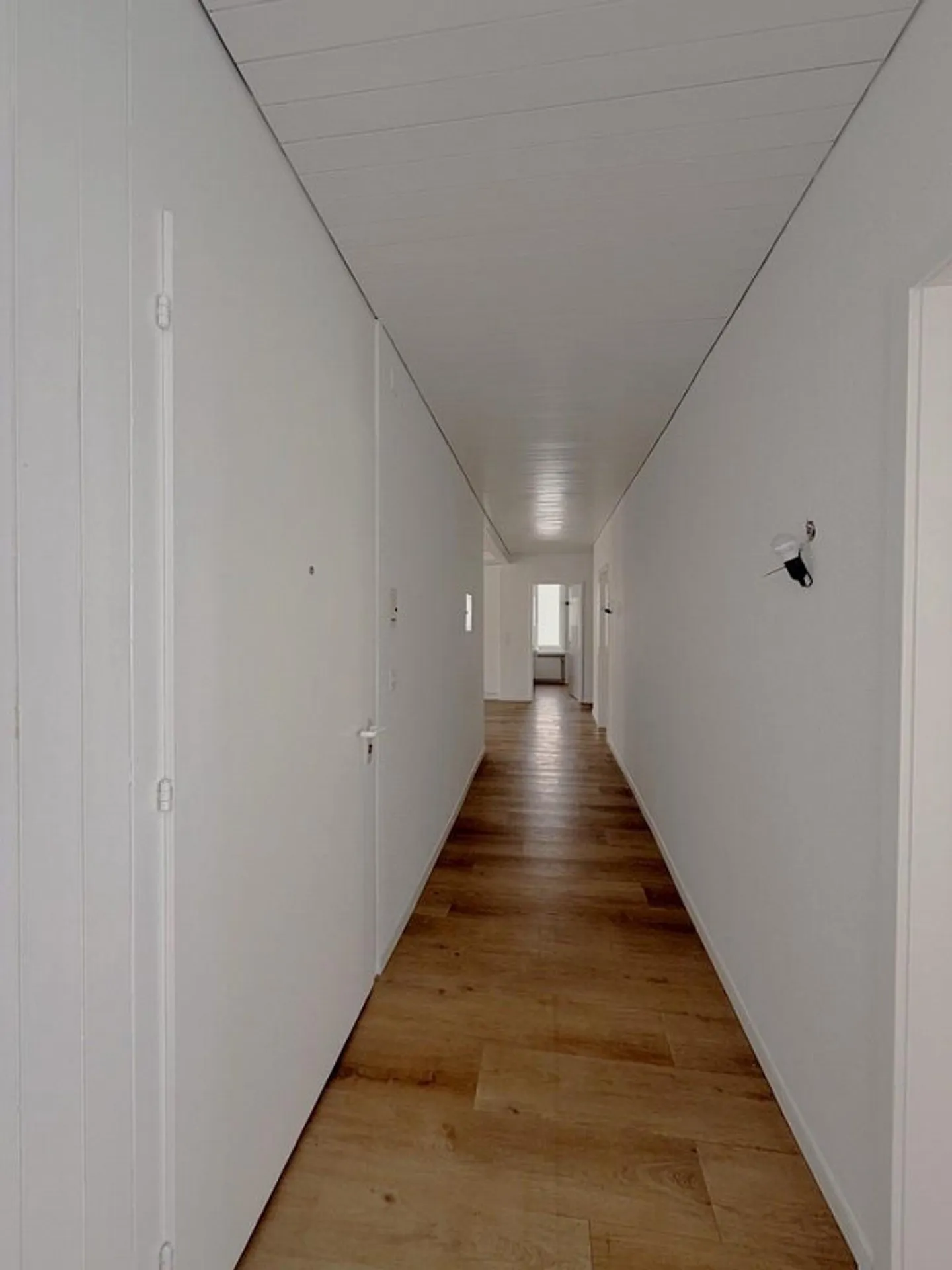 Stilvolle 4.5-Zimmer-Wohnung mit Balkon - Foto 3 von 13