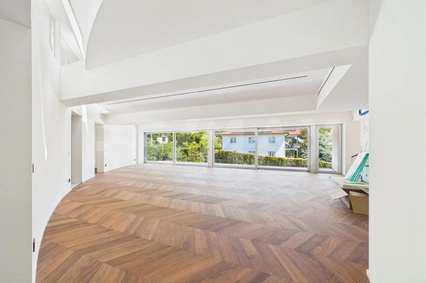 Modern and elegant 4½ room apartment in Comano - Photo 5 of 13