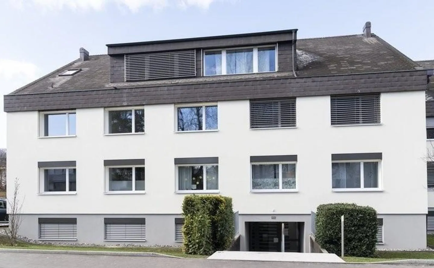 Charming apartment in a quiet location - Photo 1 of 8