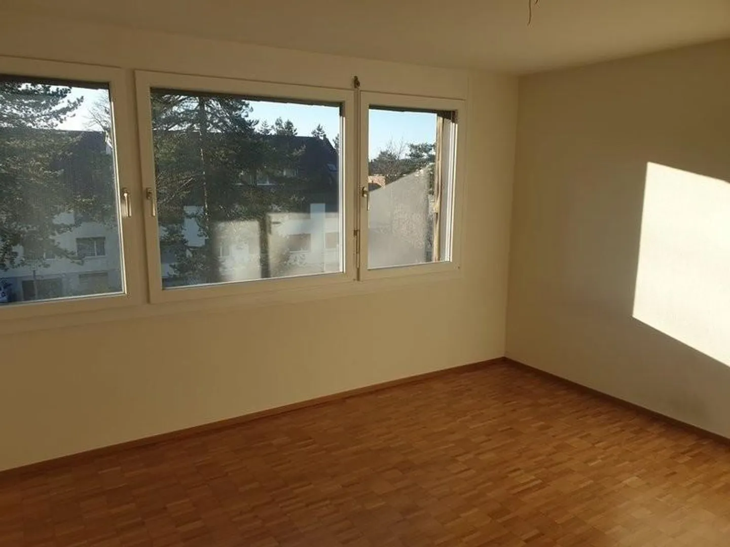 Charming apartment in a quiet location - Photo 4 of 8