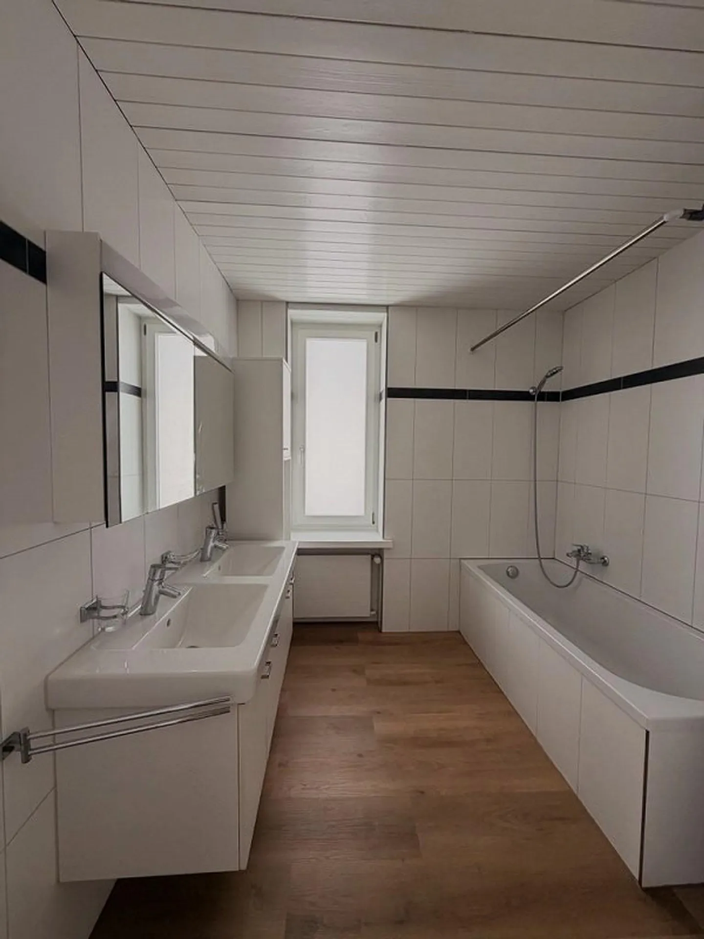 Stilvolle 4.5-Zimmer-Wohnung mit Balkon - Foto 8 von 13