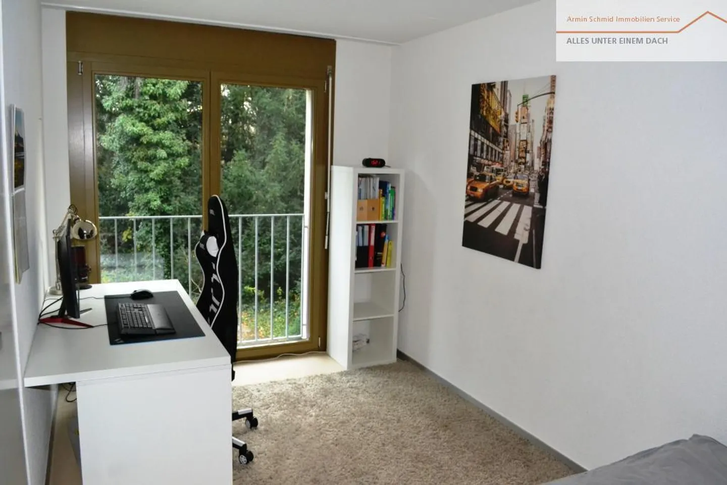 Top 6 1/2-Zimmerwohnung mit 2 Einstellhallenplätzen - Foto 3 von 14