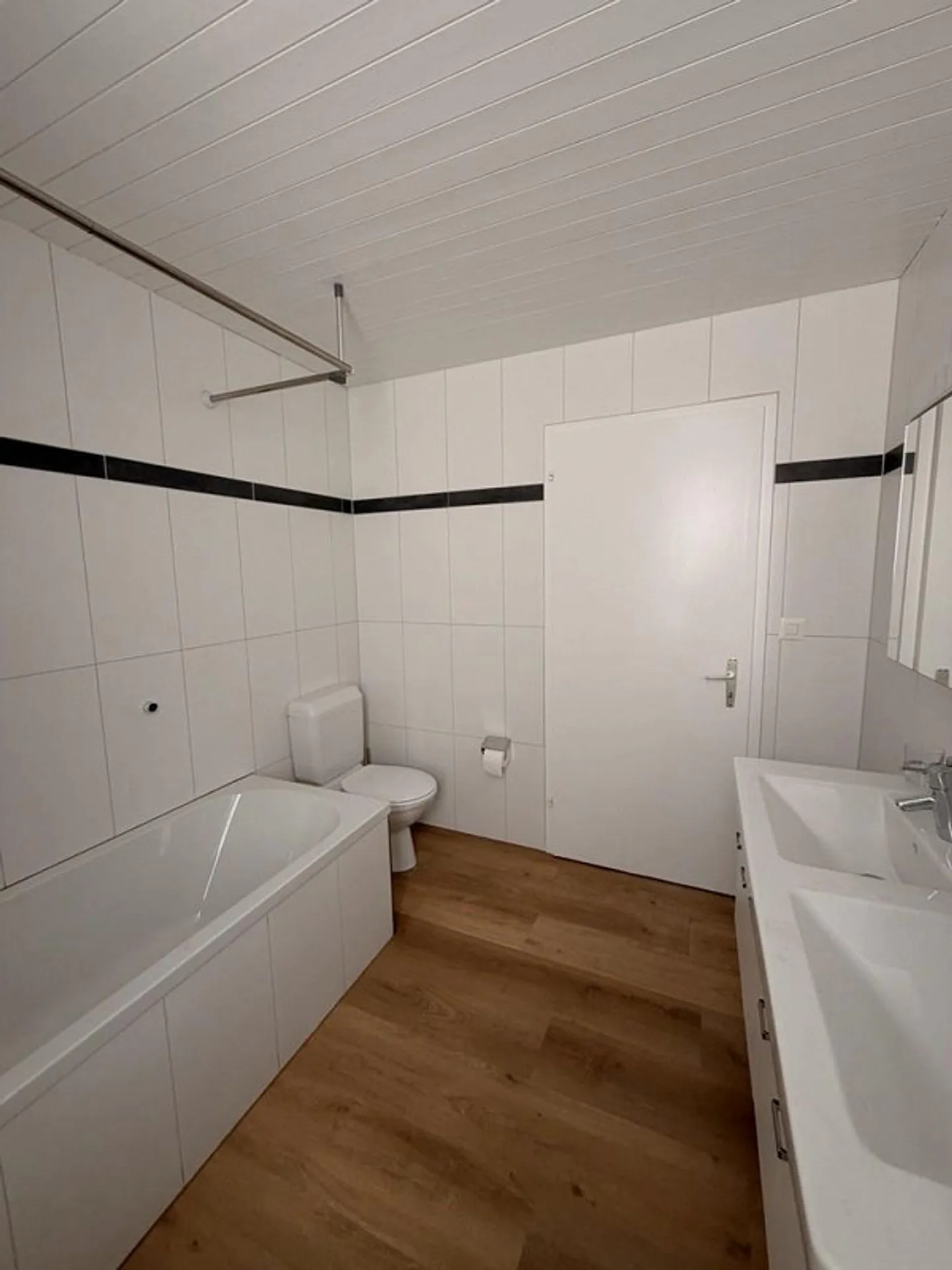 Stilvolle 4.5-Zimmer-Wohnung mit Balkon - Foto 9 von 13
