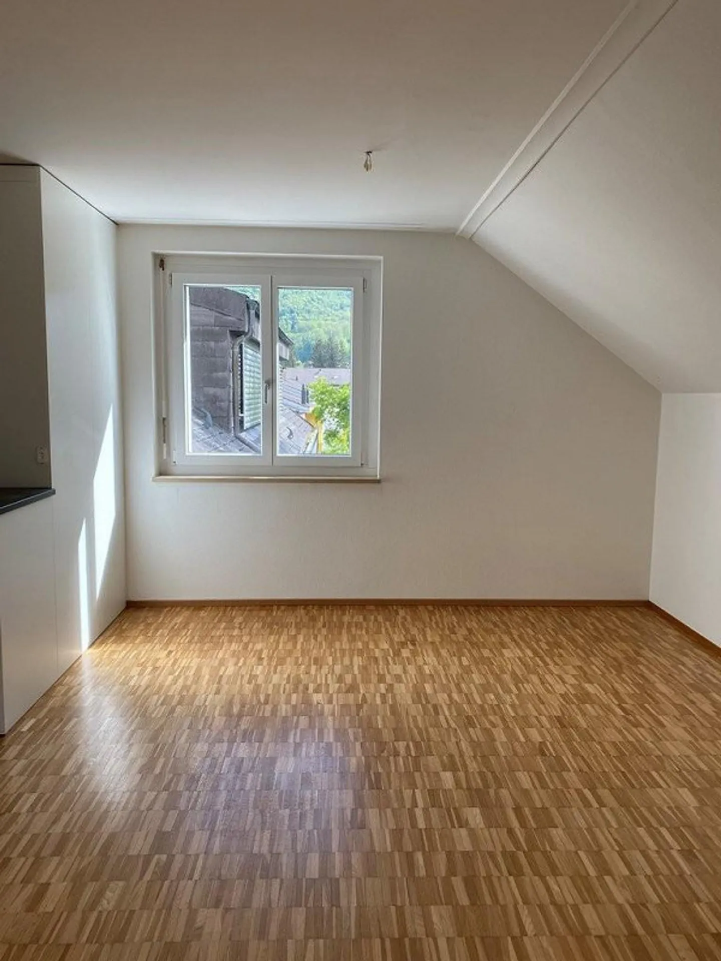 Charming apartment in a quiet location - Photo 2 of 8