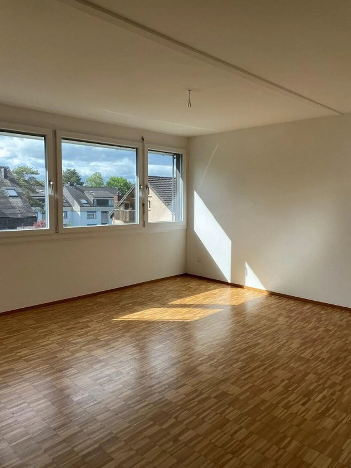 Charming apartment in a quiet location - Photo 3 of 8