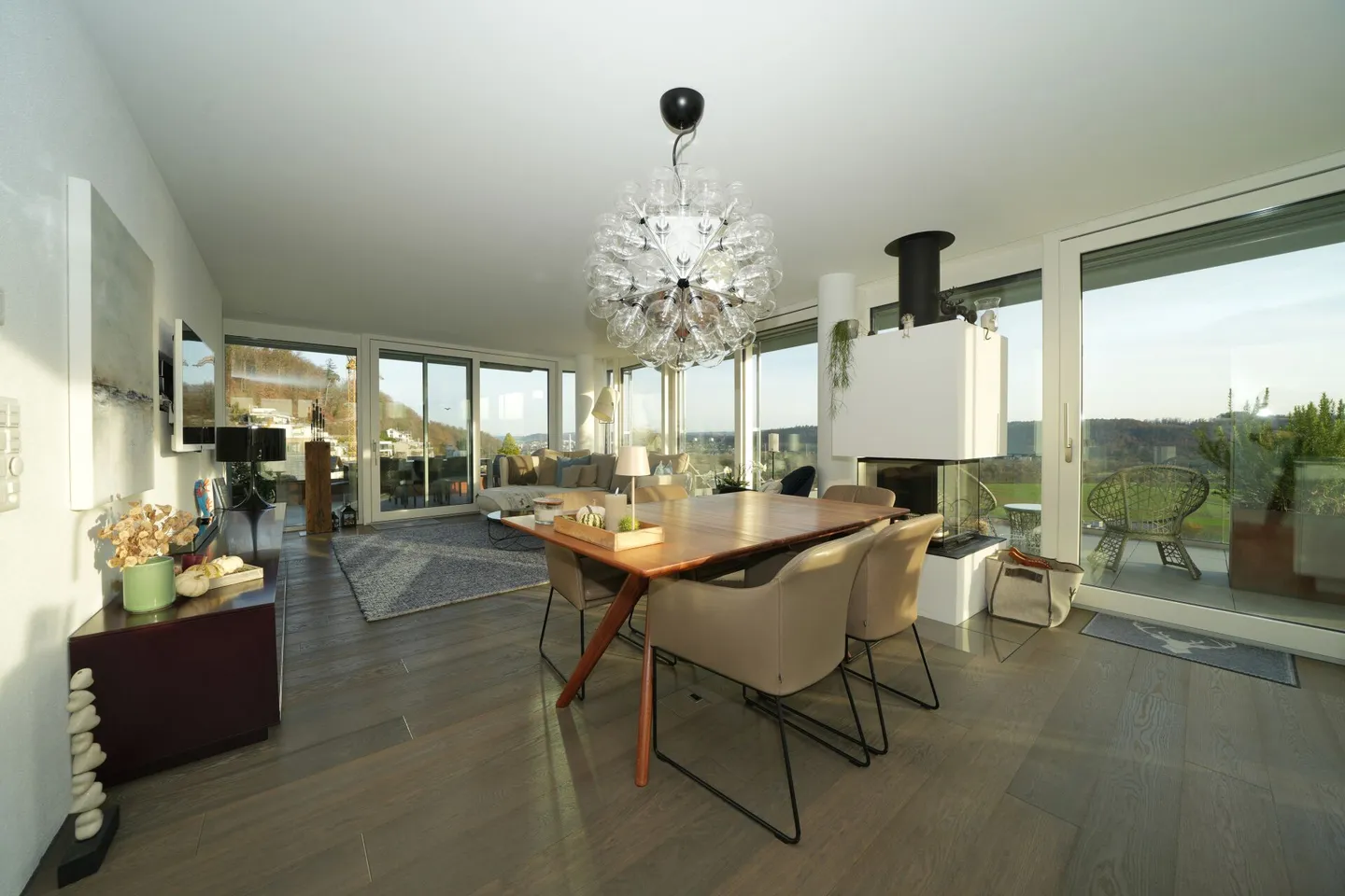 Sogno abitativo esclusivo con vista panoramica in posizione privilegiata - Foto 4 di 12