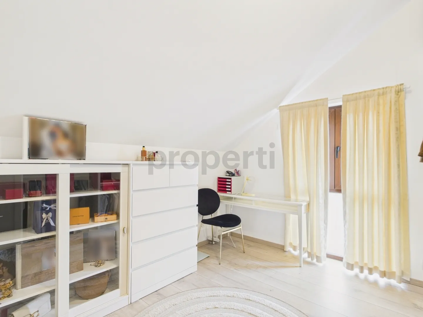 Jolie maison mitoyenne moderne de 4.5 pièces au coeur de St-Aubin - Foto 8 von 11