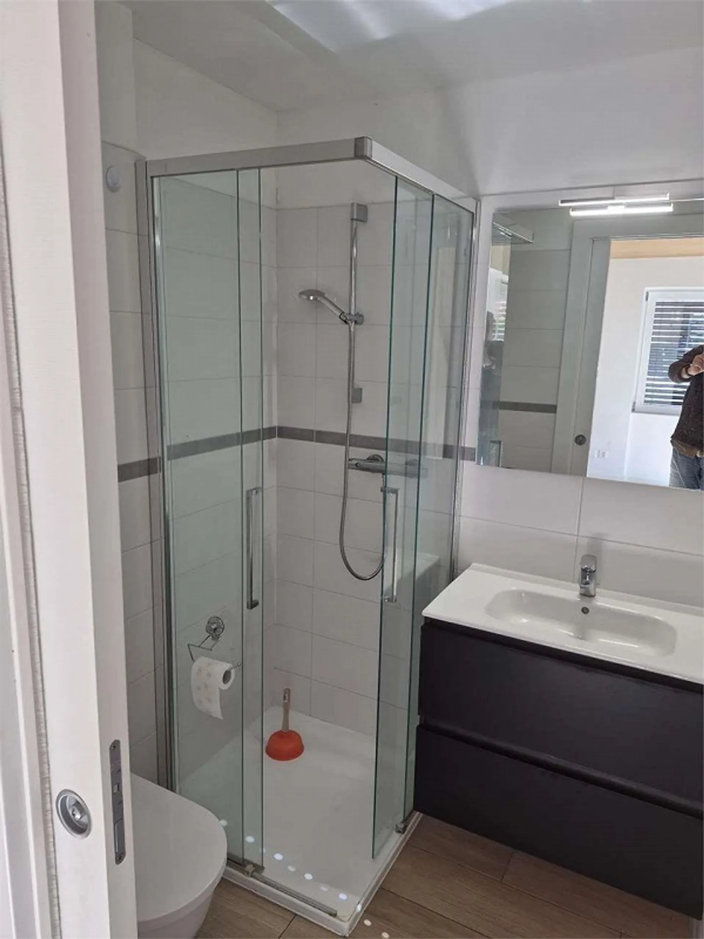 Cadenazzo - Modernes Studio mit privatem Garten in Neubau - Foto 2 von 4