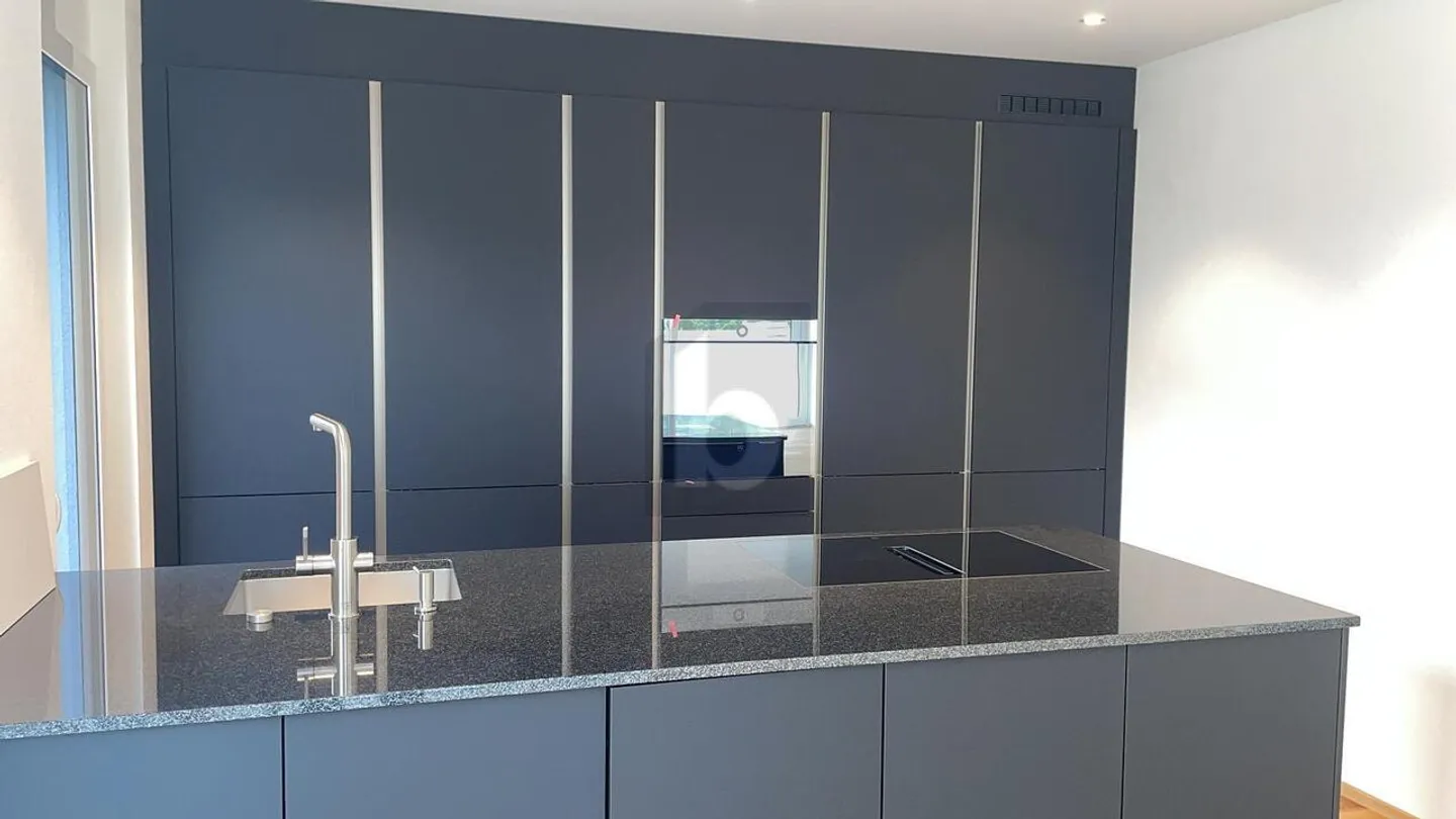 MODERN, QUIET AND WITH A VIEW - Photo 2 of 6