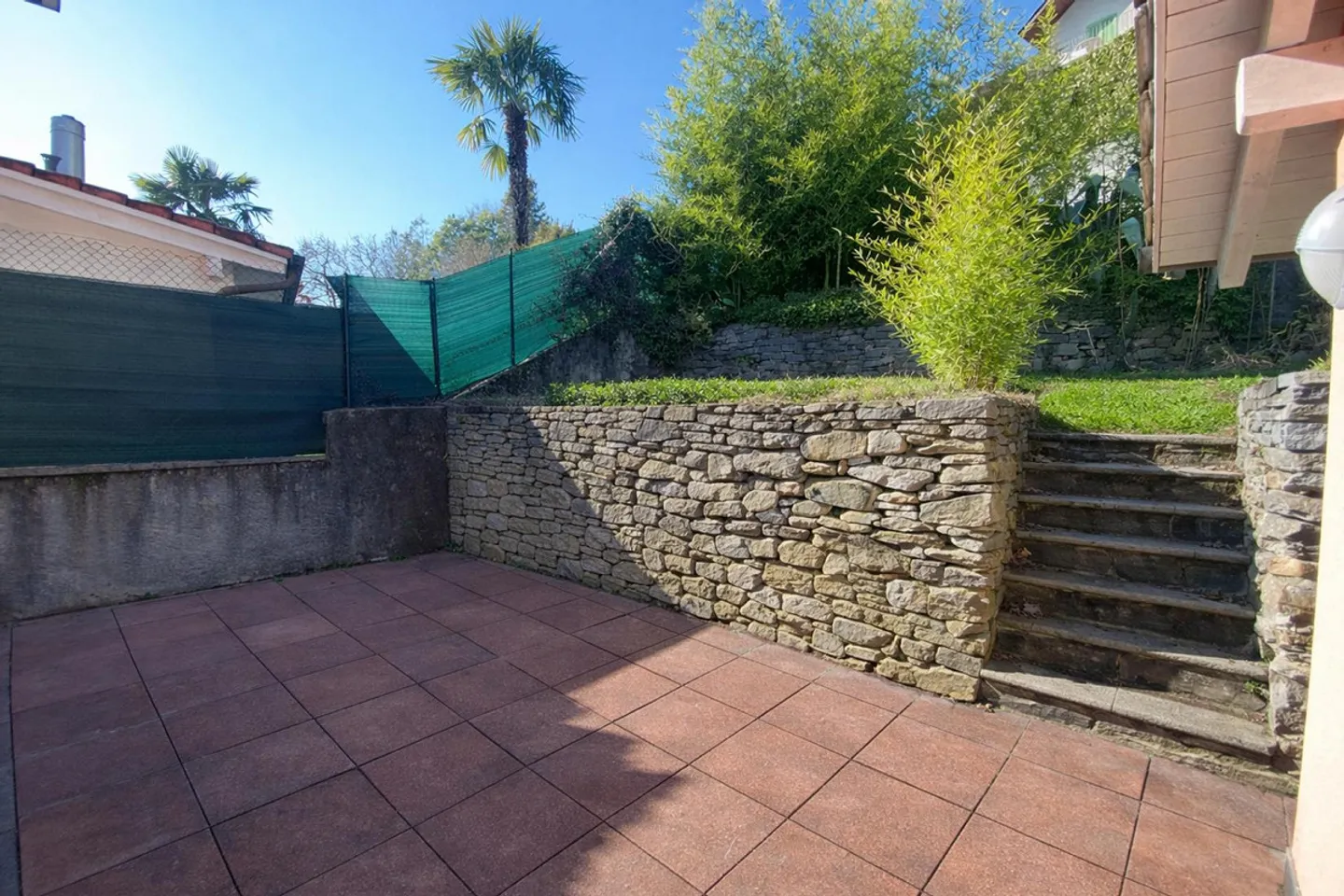 Propriété d'investissement attrayante avec demande de construction - Photo 4 sur 30