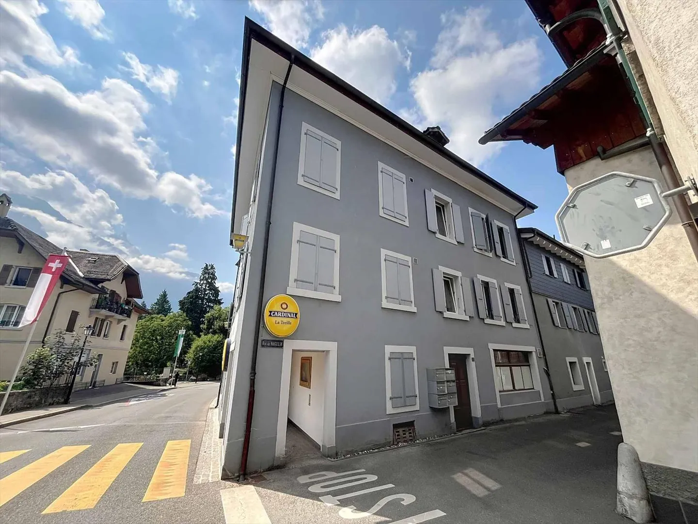 EDIFICIO DI REDDITO CON LOCALE COMMERCIALE E APPARTAMENTI - Foto 3 di 3