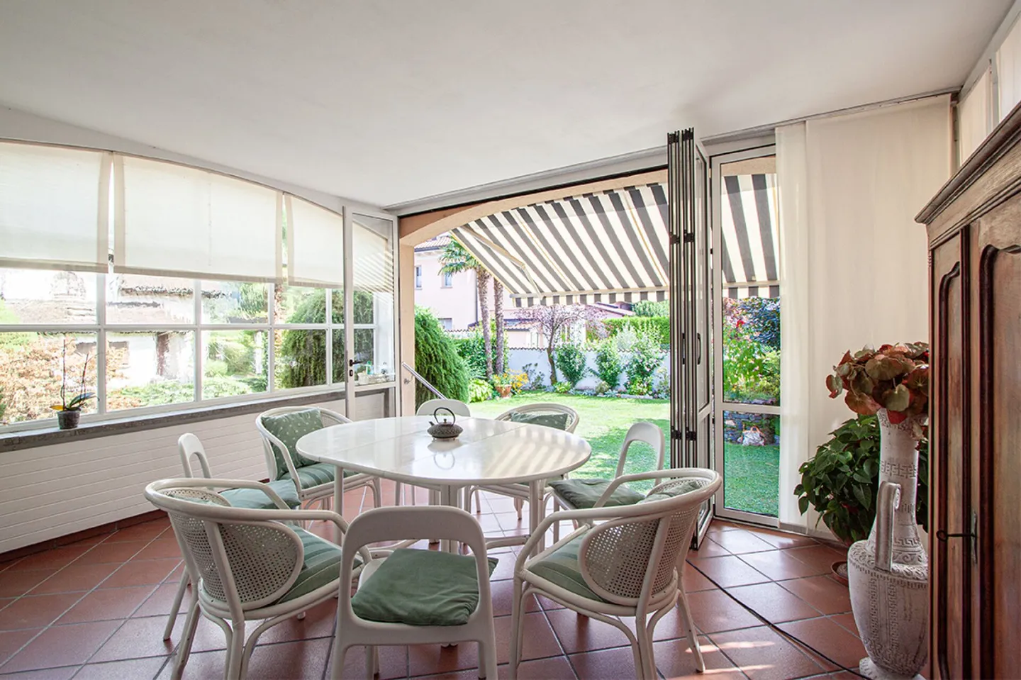 Incantevole villa con piscina e grande giardino - Foto 5 di 22