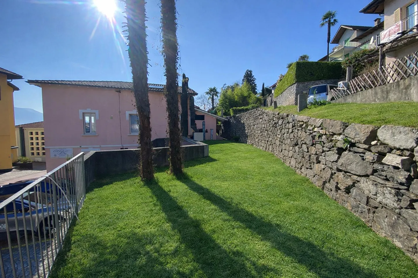 Propriété d'investissement attrayante avec demande de construction - Photo 3 sur 30