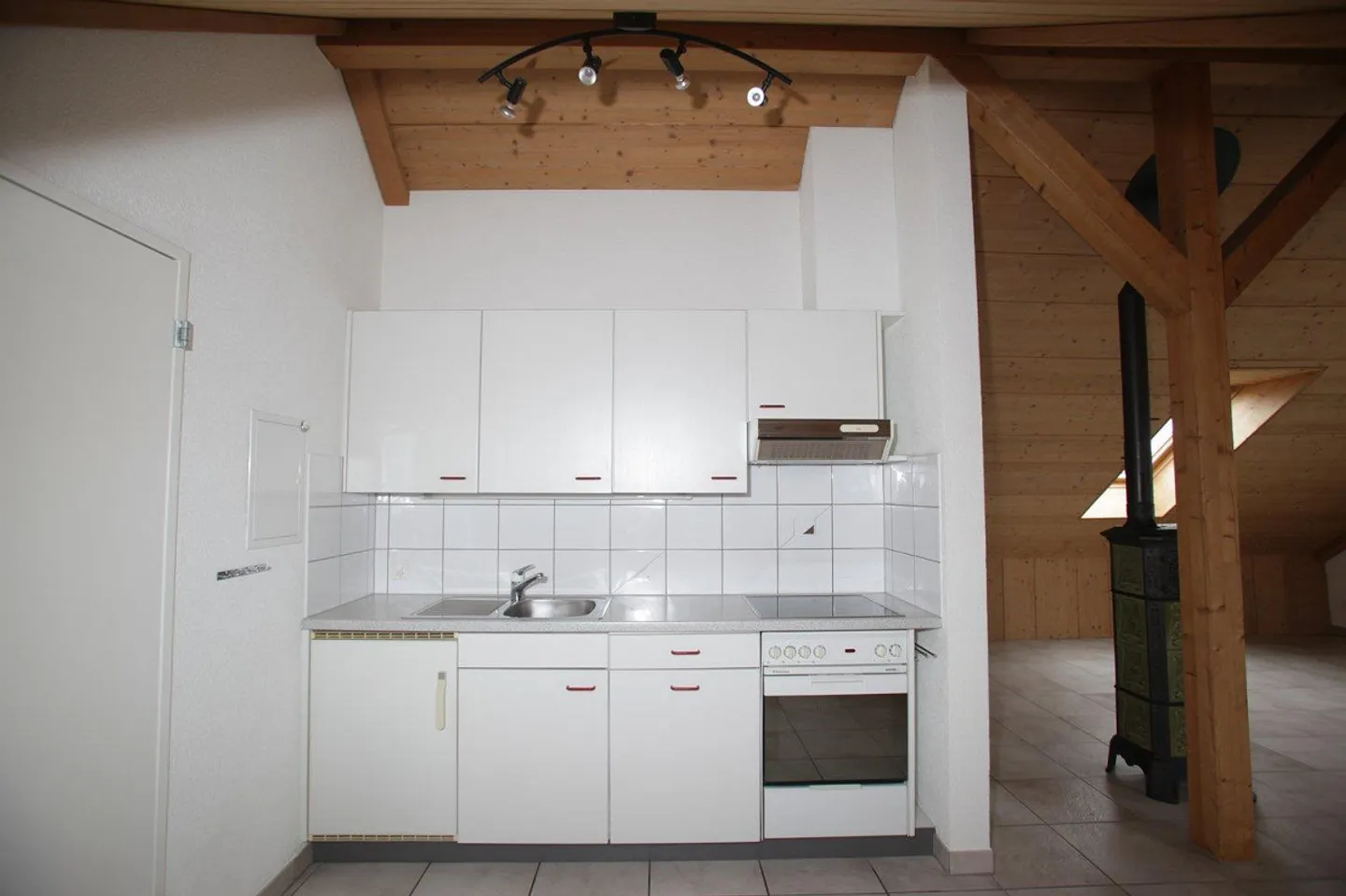 Appartamento mansardato di 1,5 stanze con camino e vista mozzafiato sulle montagne - Foto 5 di 7