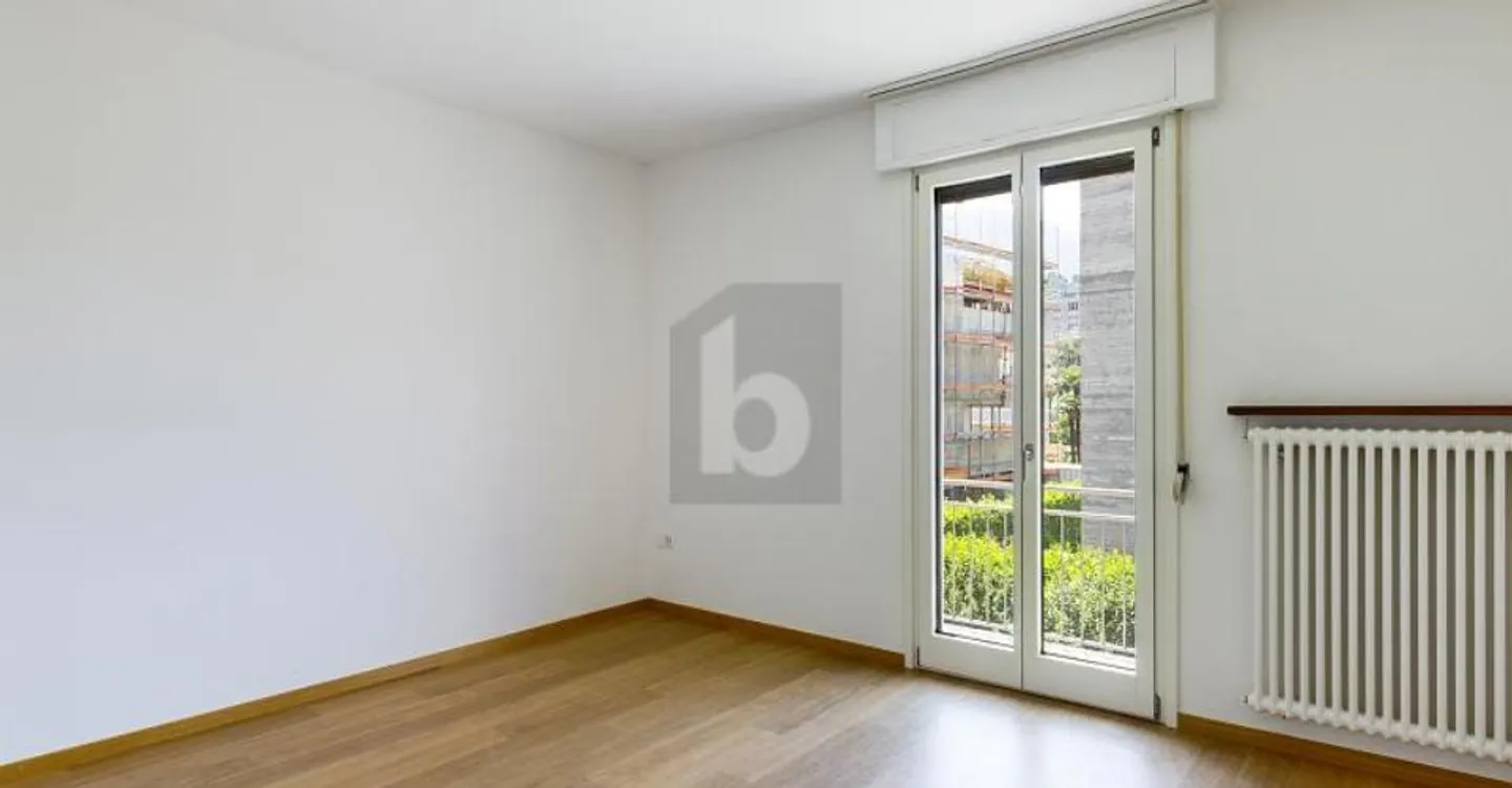 SPACIOUS AND BRIGHT - Photo 5 of 6