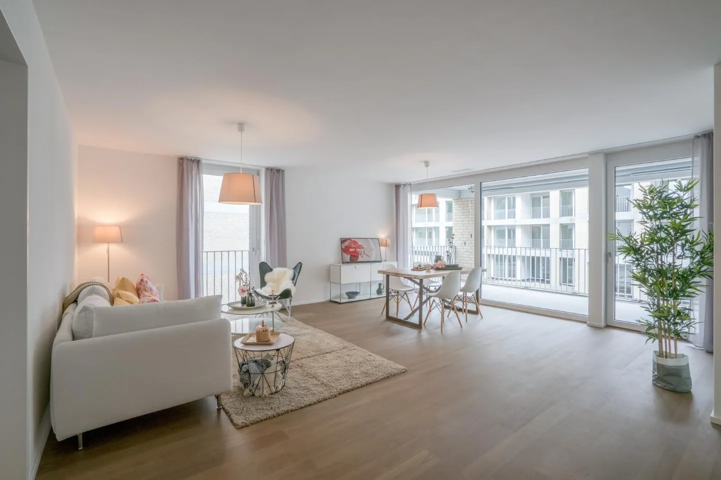 Appartamento moderno direttamente alla stazione di Suhr - Foto 2 di 5