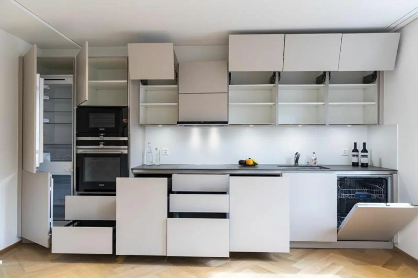 Stylish Apartment with Sunny Balcony - Photo 2 of 8