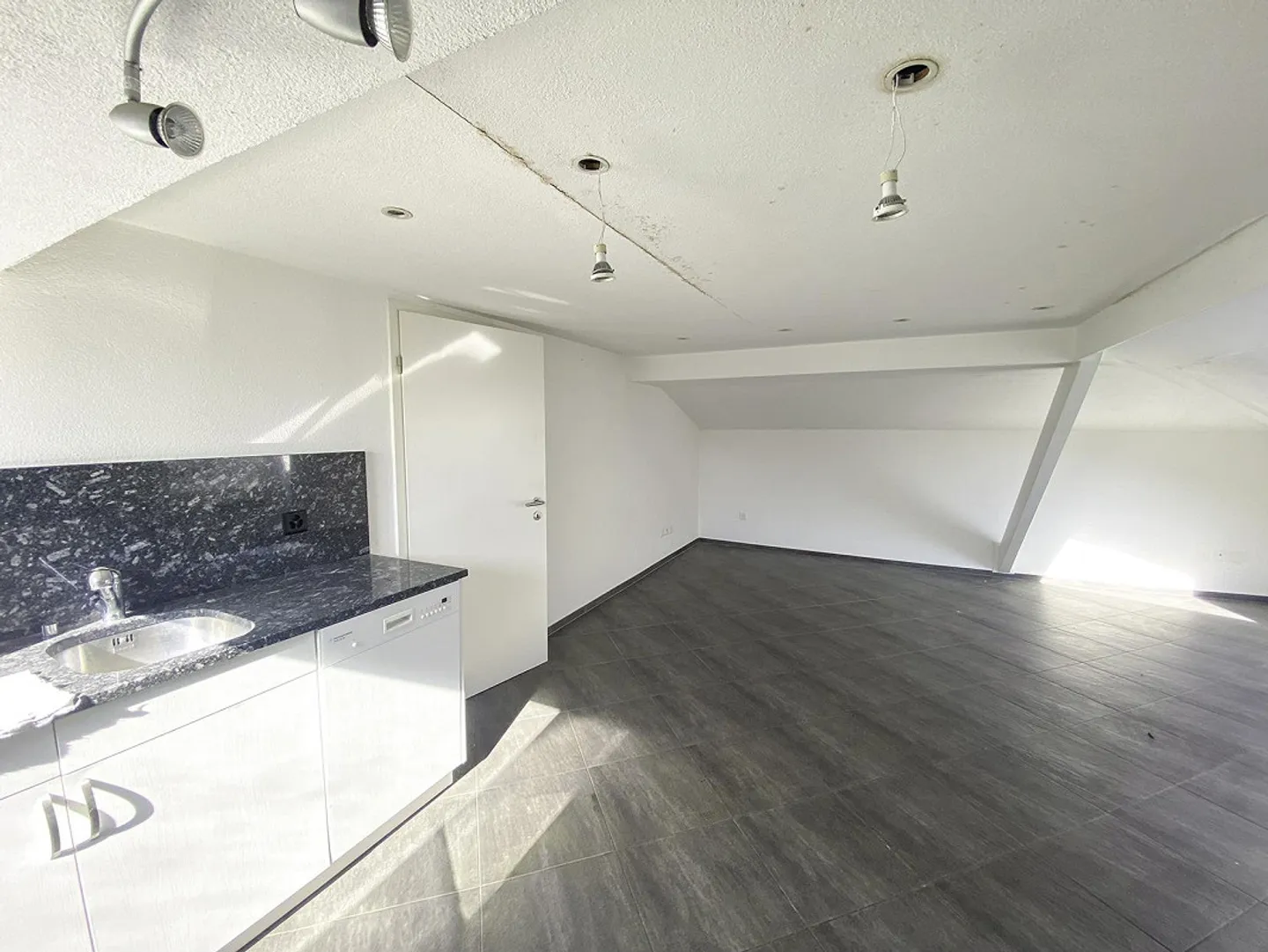 Propriété d'investissement attrayante avec demande de construction - Photo 24 sur 30