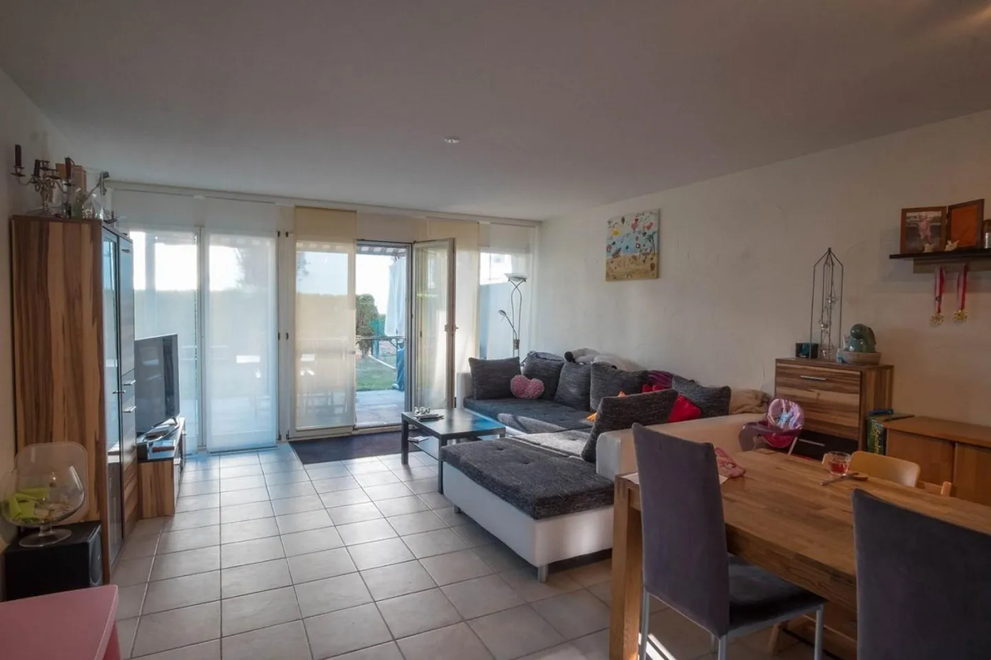 Appartamento luminoso con ampio spazio giardino con ulteriore stanza hobby - Foto 3 di 9