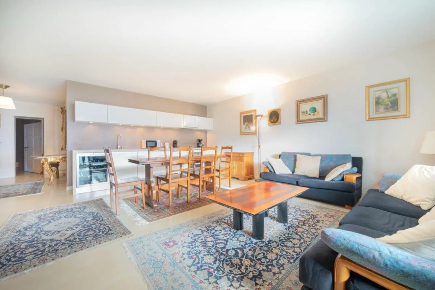 Bright apartment in a privileged area - Photo 1 of 8