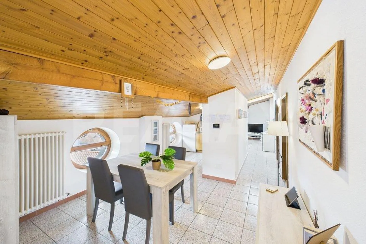 Income property in central area - 7 apartments and 1 shop - Photo 8 of 13