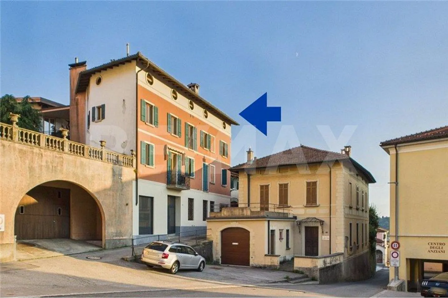 Income property in central area - 7 apartments and 1 shop - Photo 3 of 13