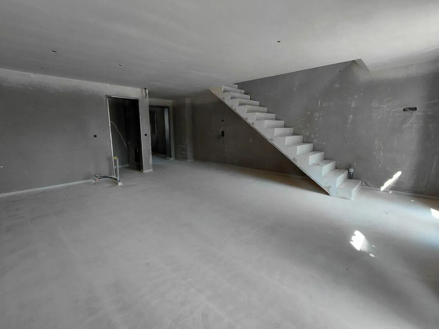 First occupancy of a 2 1/2 room maisonette apartment on the ground floor/1st floor... - Photo 3 of 8