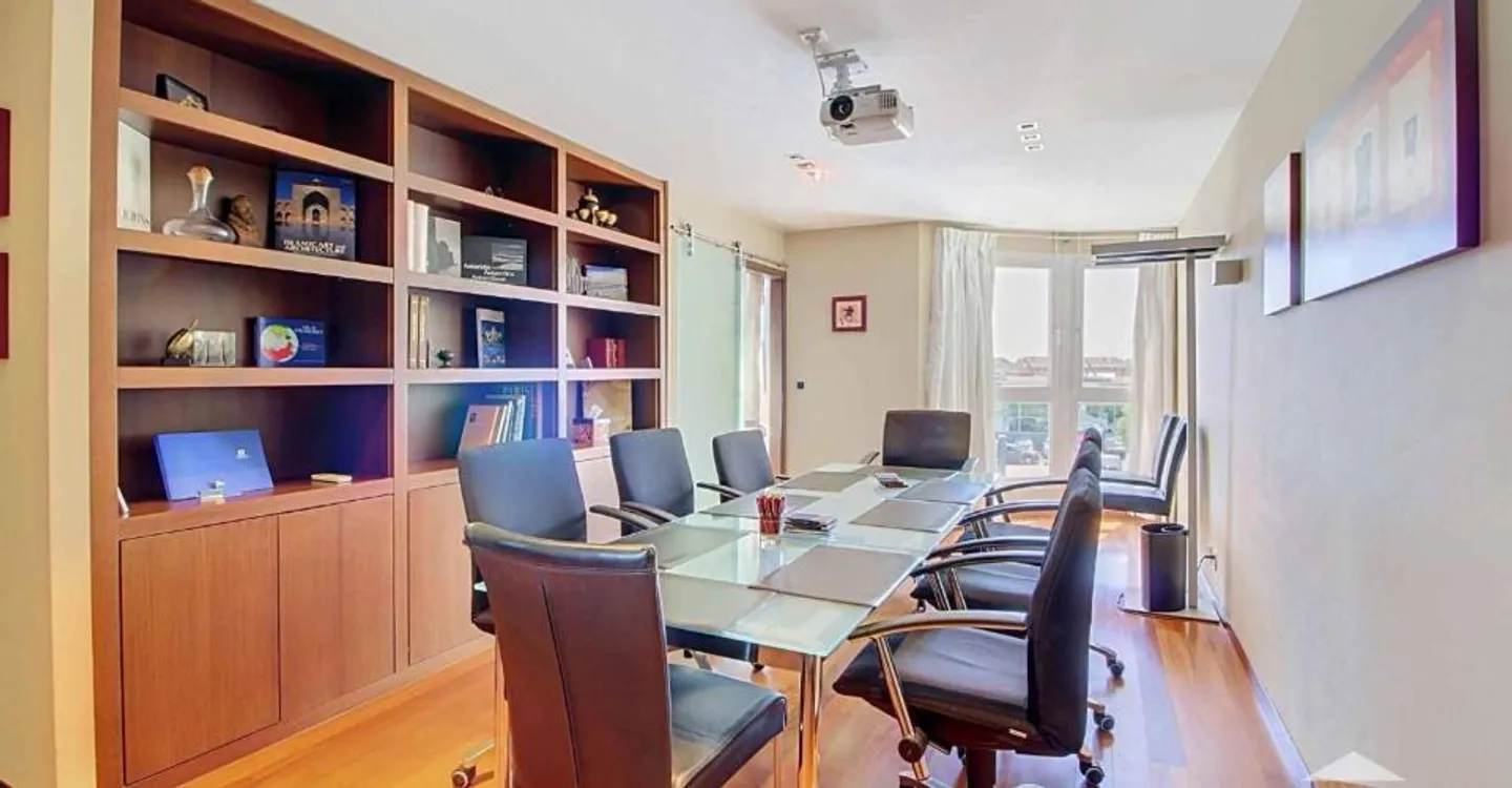 Espace de Bureau Moderne à Nyon - Photo 2 sur 12