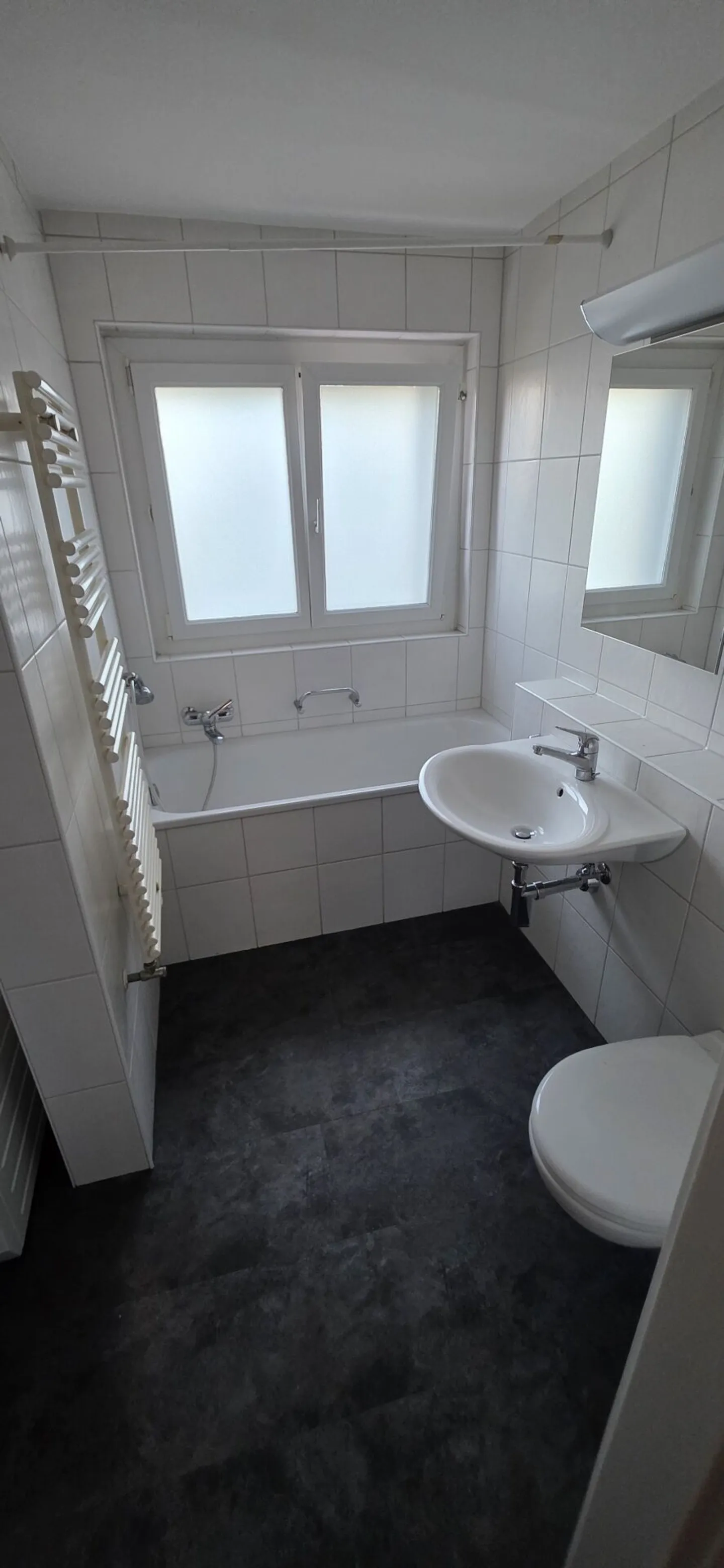 Partially renovated 4-room apartment in Liebefeld for rent! - Photo 13 of 14