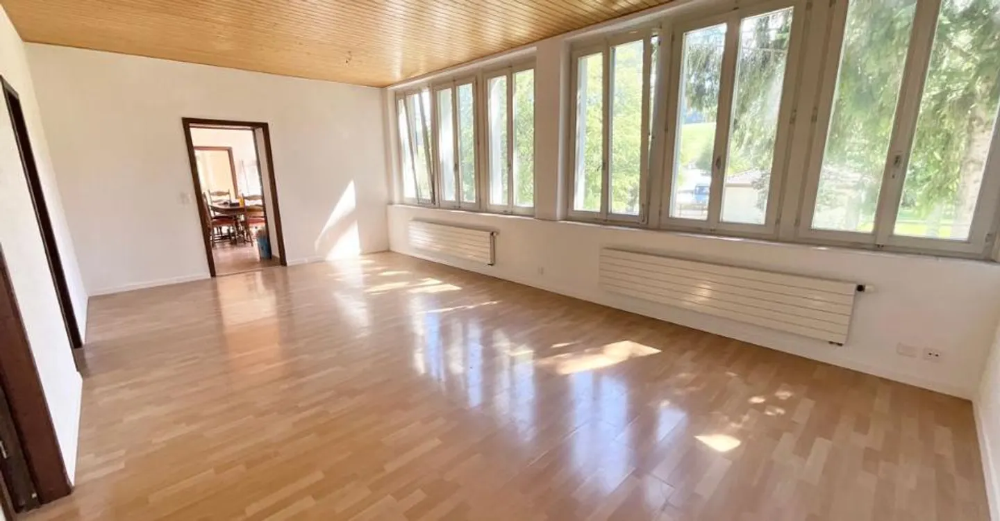 Bright ground floor apartment - beautiful volumes and versatile spaces - Photo 4 of 13