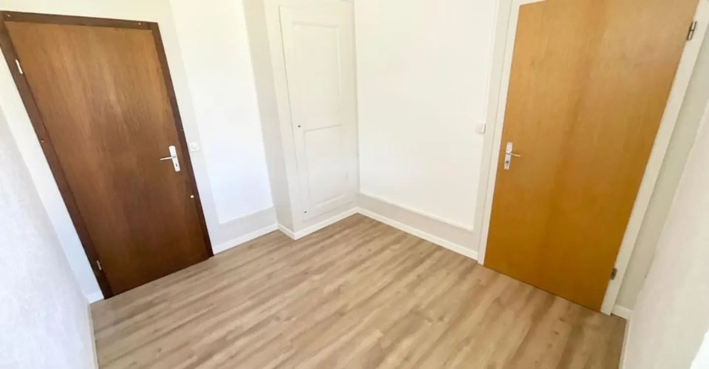Bright ground floor apartment - beautiful volumes and versatile spaces - Photo 9 of 13