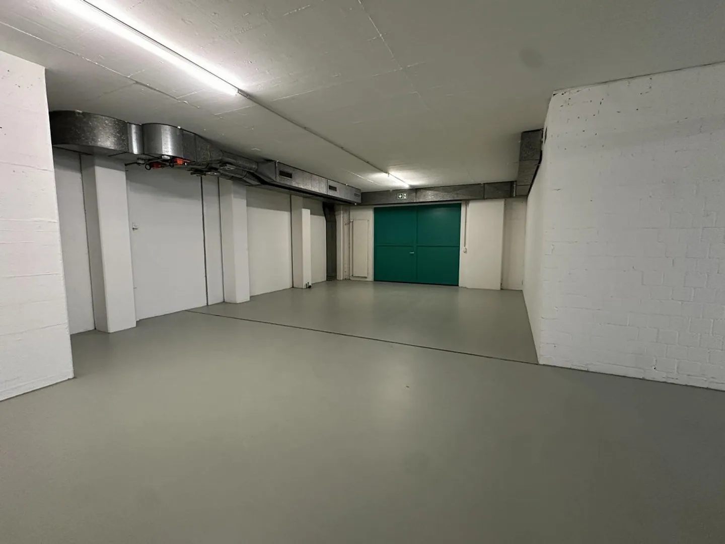 Warehouse/Commercial/Office Space for Versatile Use from 246 to 534 m² - Photo 4 of 8
