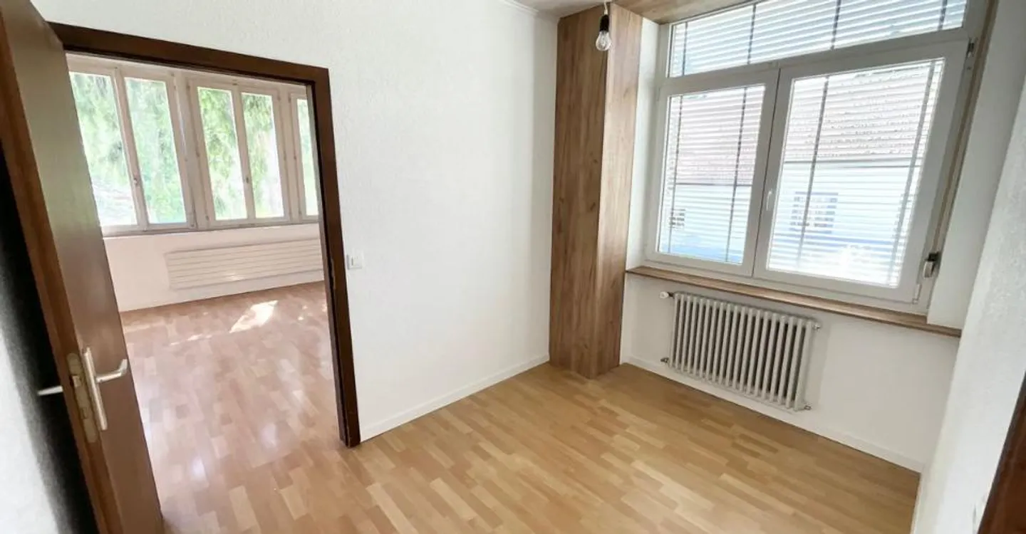 Bright ground floor apartment - beautiful volumes and versatile spaces - Photo 11 of 13