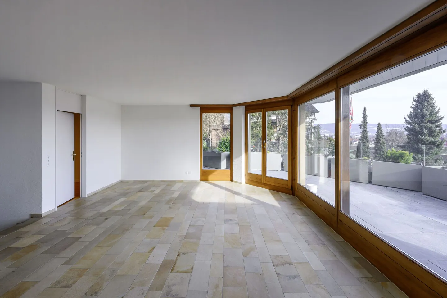 Terrassenhaus mit Weitsicht - Foto 3 von 16