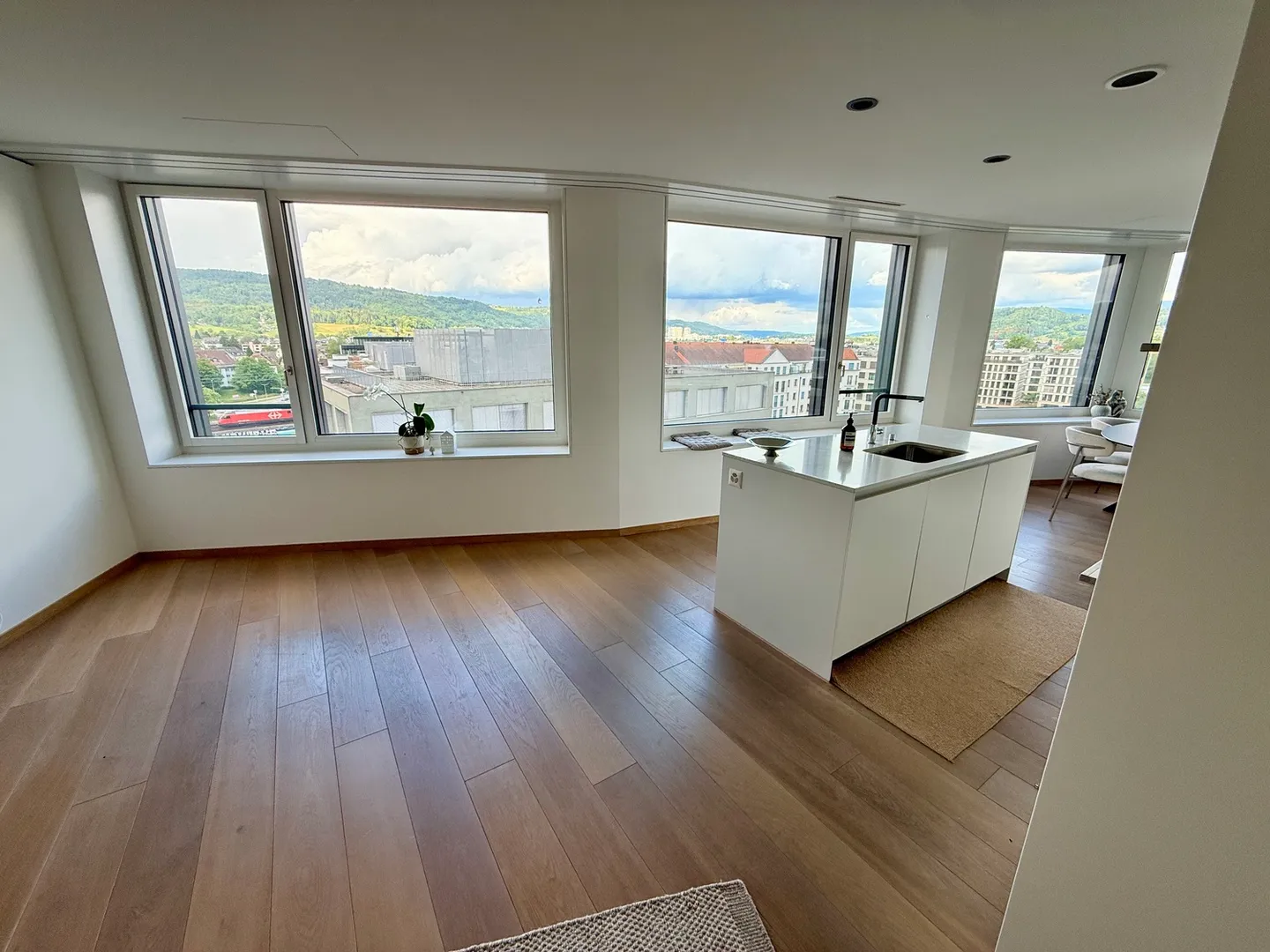 Modern Apartment in Top Location - Photo 3 of 10