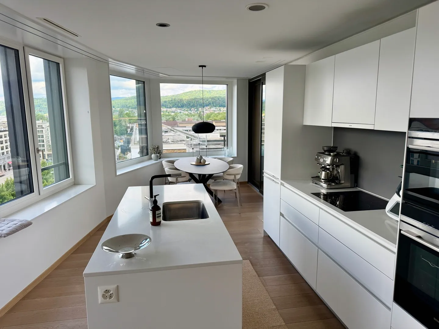 Modern Apartment in Top Location - Photo 4 of 10