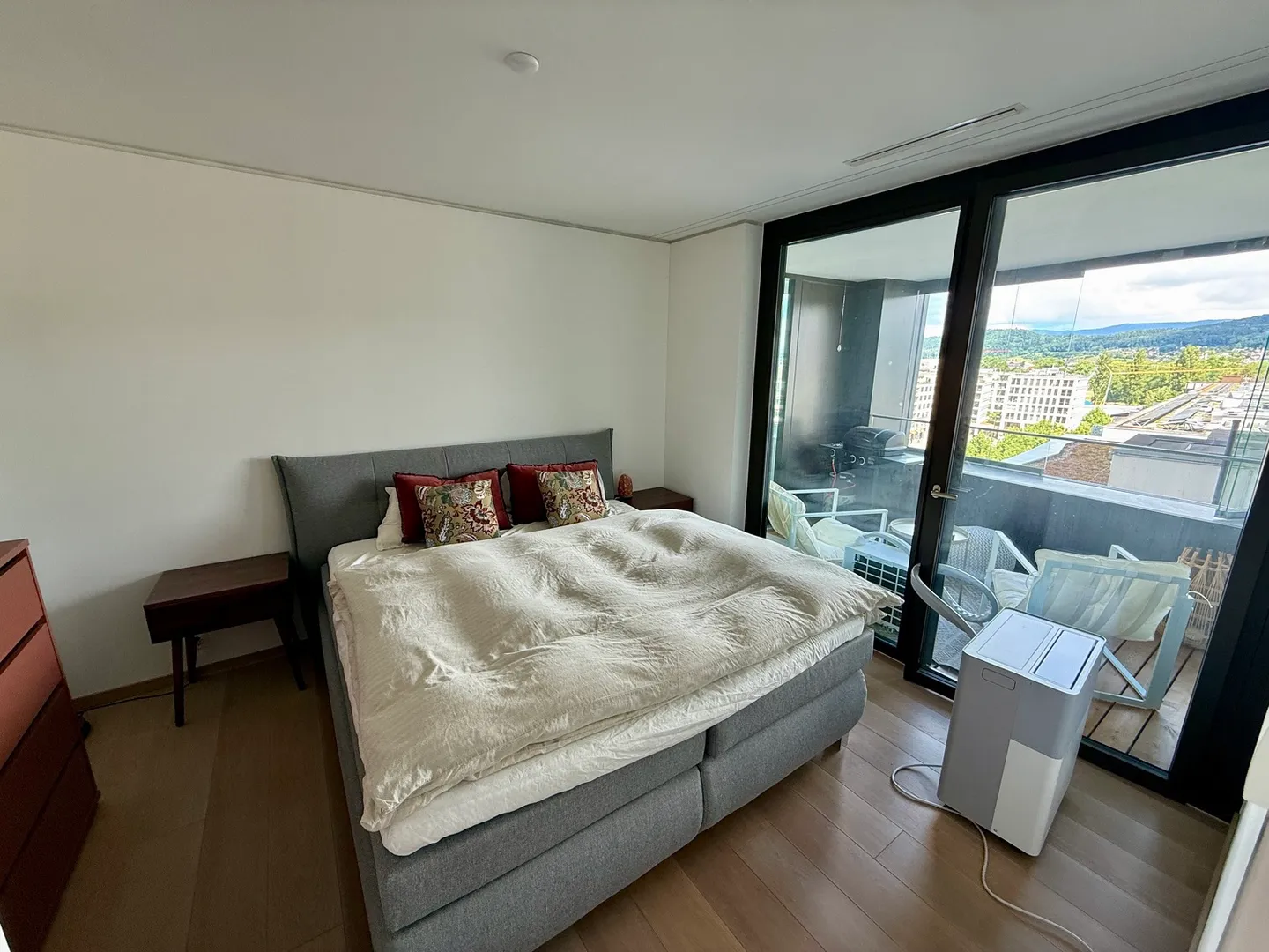 Modern Apartment in Top Location - Photo 5 of 10