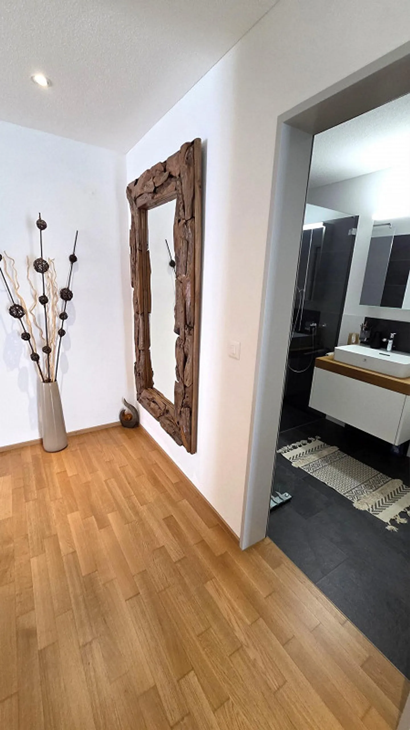 Grosse, sonnige 5 ½-Zimmer-Terrassenwohnung mit schönstem Talblick - Photo 2 sur 26