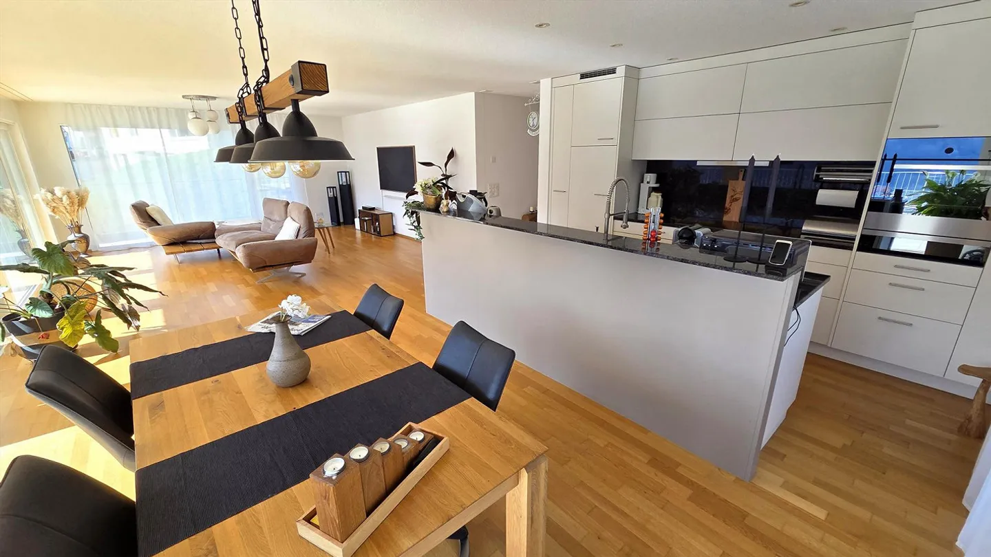 Grosse, sonnige 5 ½-Zimmer-Terrassenwohnung mit schönstem Talblick - Photo 13 sur 26