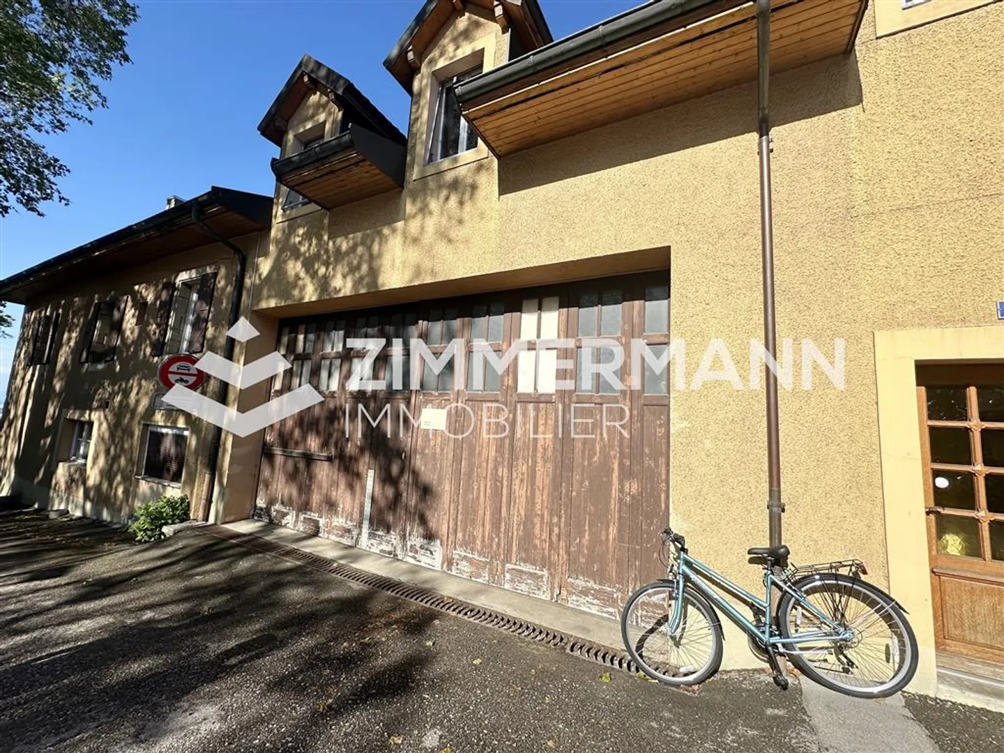 Studio,1,120 - Photo 2 of 7